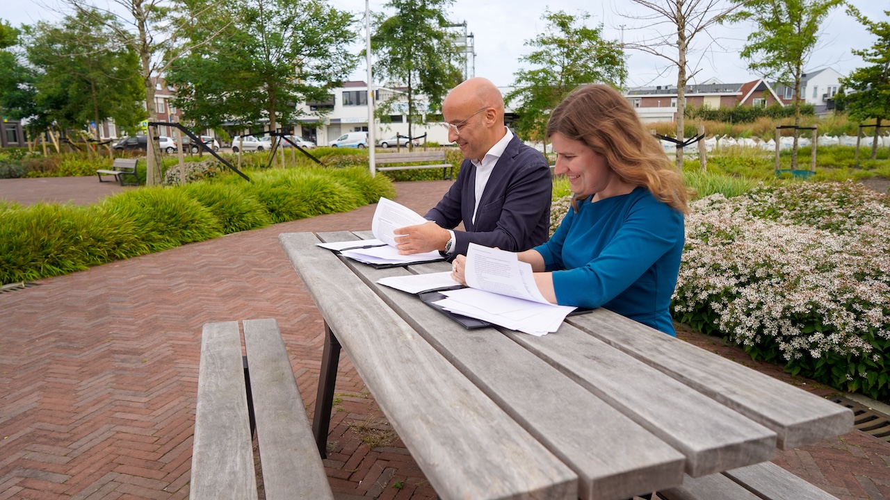 Ondertekening koopovereenkomst Beukenhof : Ondertekening koopovereenkomst Beukenhof