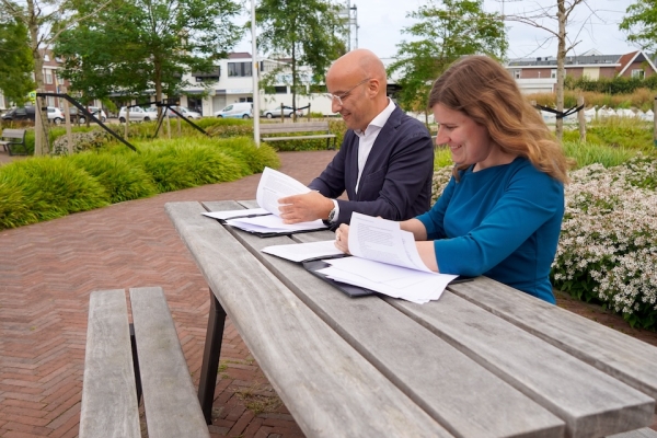 Ondertekening koopovereenkomst Beukenhof : Ondertekening koopovereenkomst Beukenhof