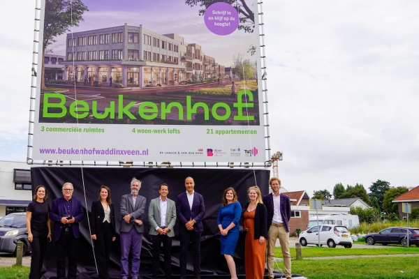 Ondertekening koopovereenkomst Beukenhof : Ondertekening koopovereenkomst Beukenhof